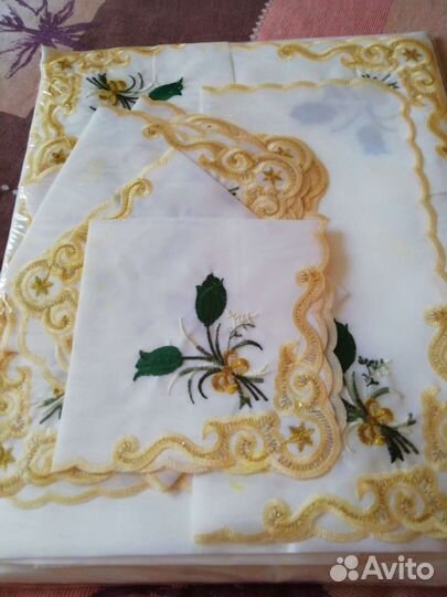 Набор скатерть и салфетки новый в упаковке
