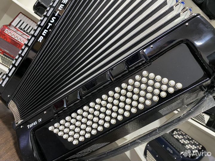 Аккордеон Weltmeister Topas IV