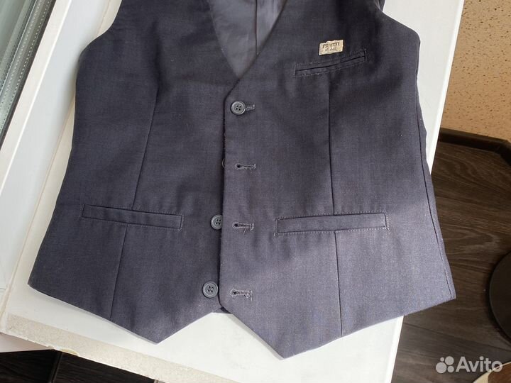 Жилетка для мальчика школьная 146