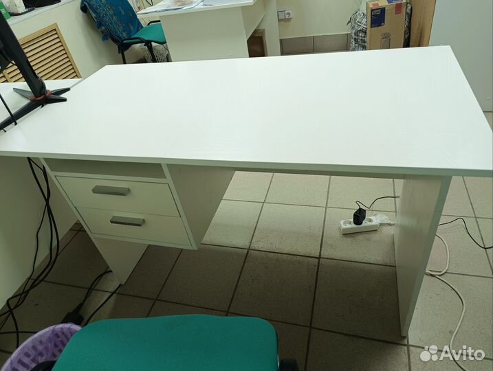 Продам стол hoff