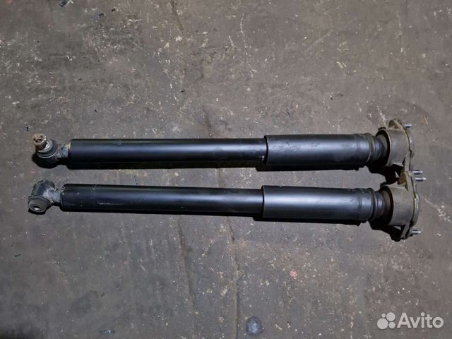 Задние амортизаторы мерседес w204