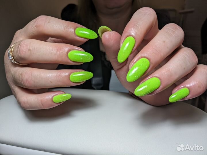 Модель на наращивание ногтей