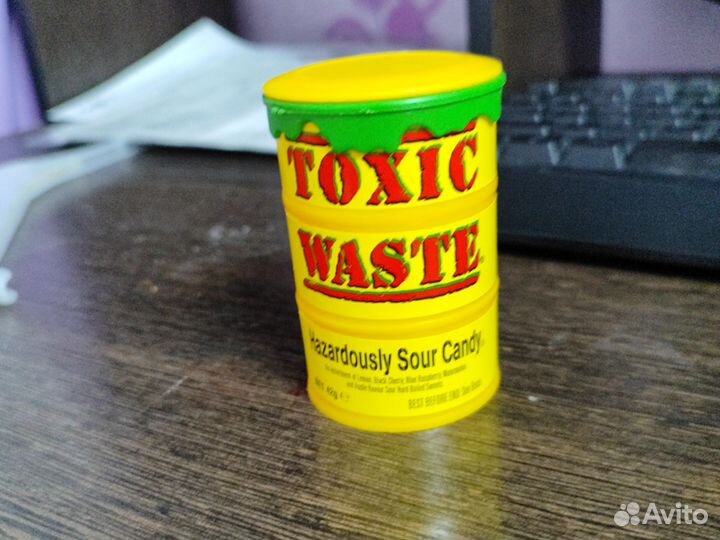 Банки toxic waste