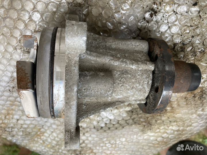 Помпа Range Rover 3.6