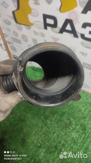 Патрубок воздушного фильтра Nissan X-Trail T31