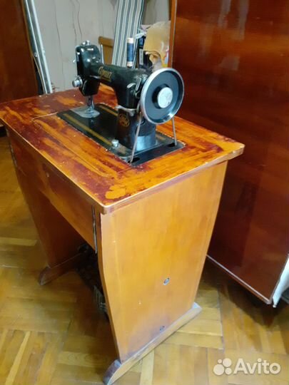 Швейная машинка бу ножная