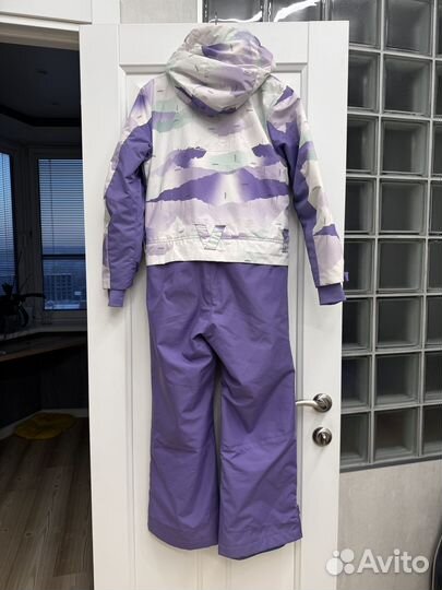 Продам комбинезон для девочки 134-140
