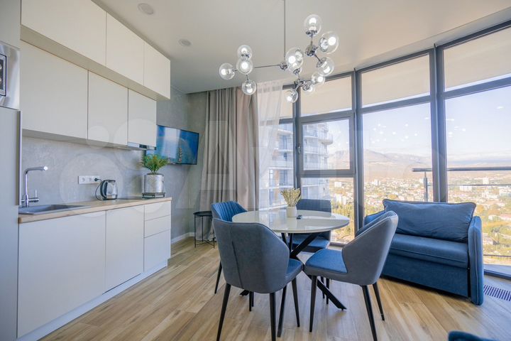 2-к. квартира, 55 м², 10/16 эт.