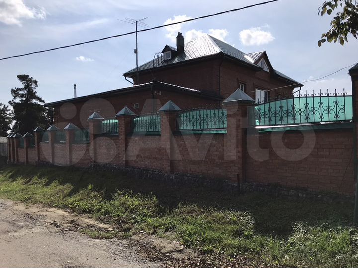 Дом 398 м² на участке 14 сот.