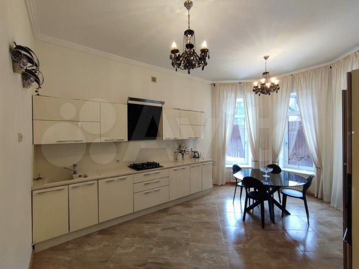 Коттедж 275 м² на участке 12,5 сот.