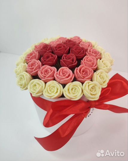 Розы из Белого Шоколада - 37 шт в Коробке