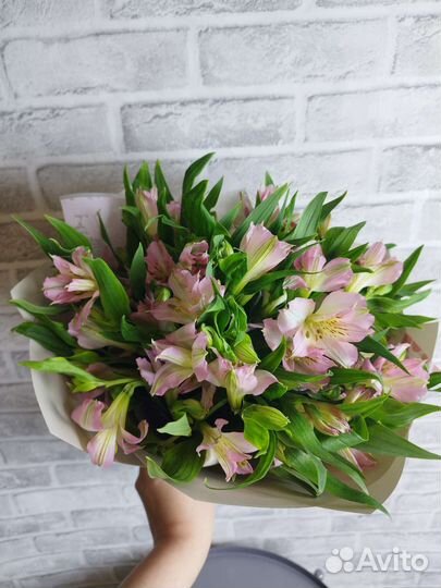 Букет в школу 1 сентября. Букет в детский сад. Опт