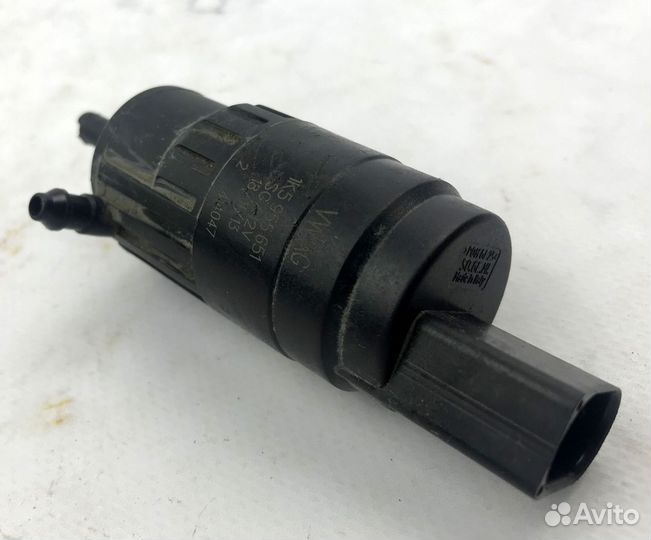 Моторчик бачка омывателя лоб стекла Шкода Октавия