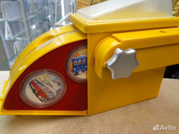 Оригинальный набор монет Ниуэ,2010 г., серебро 999