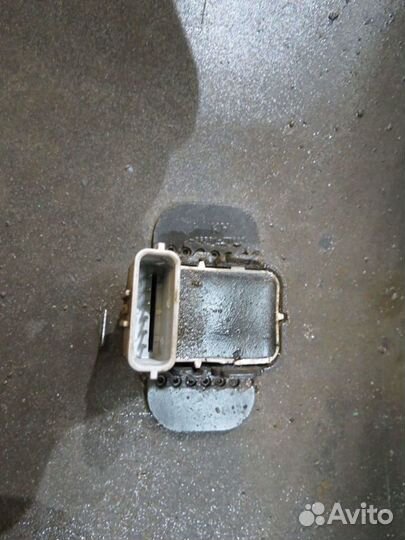 Парктроник заднего бампера Kia Quoris