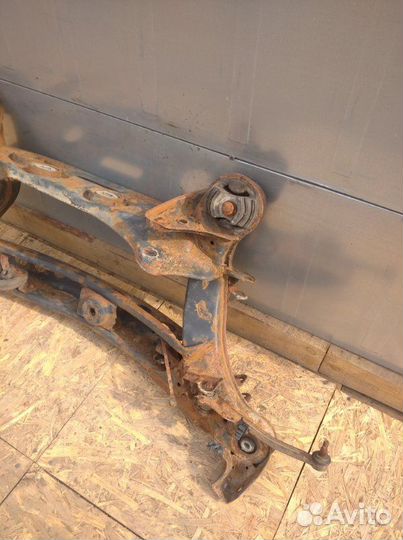 Балка подвески задняя Mercedes Benz W210 E-Klasse