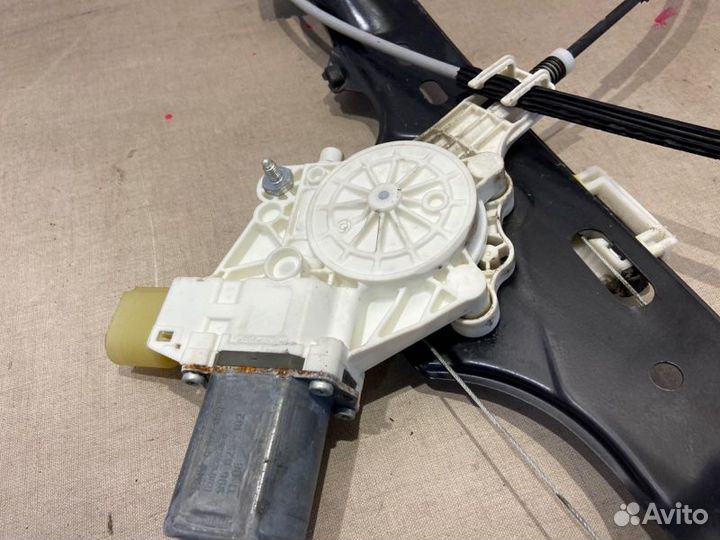 Стеклоподъемник передний правый Bmw X1 E84 N20B20A