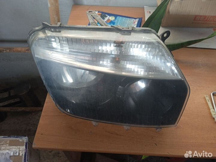 Фара правая и левая Рено Дастер 2012г