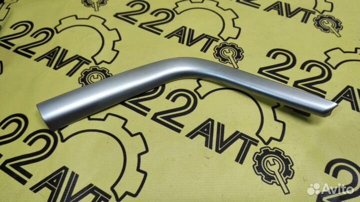 Накладка на торпедо декоративная правая Subaru