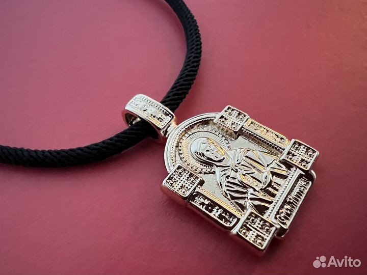 Нательная икона