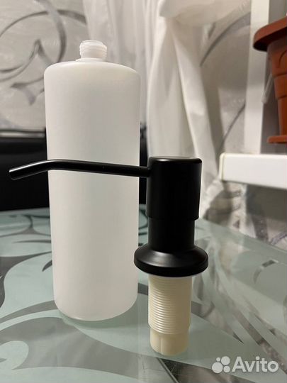 Диспенсер для моющего средства врезной