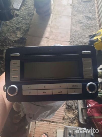 Автомагнитола на volkswagen в6 снята