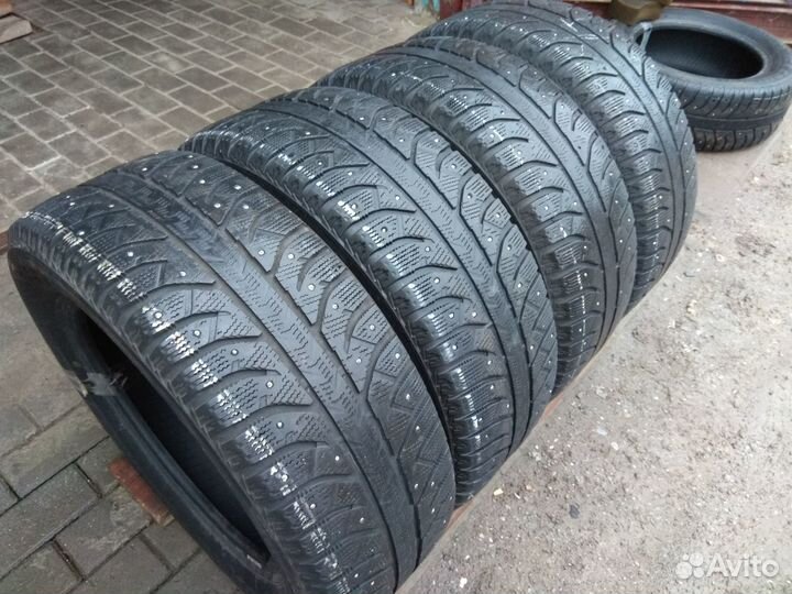 Bridgestone Ice Cruiser 7000 215/60 R16 95T