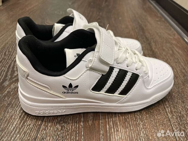 Кроссовки adidas