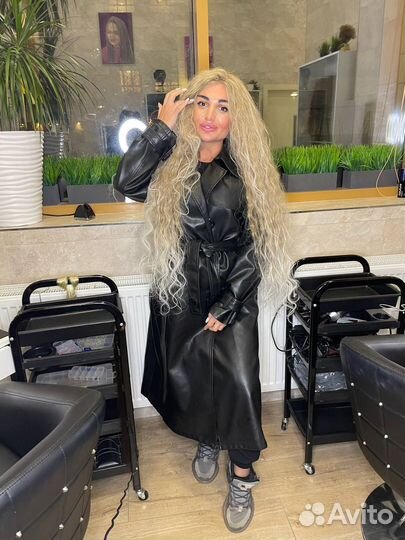 Модель на афрокудри