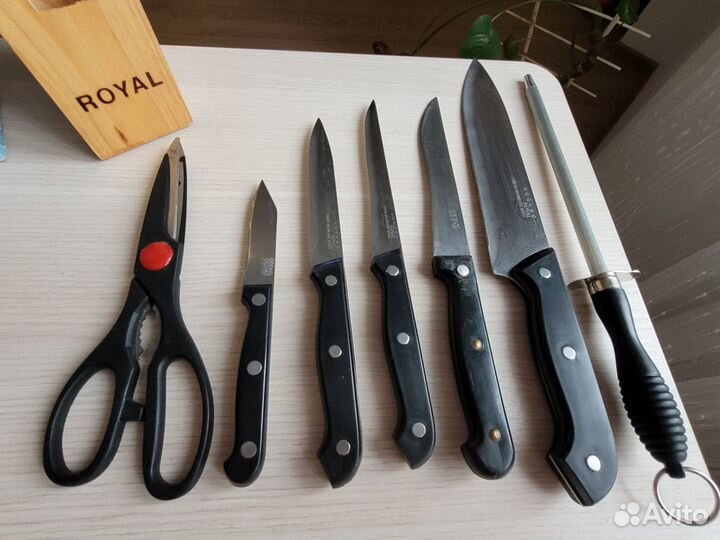 Набор кухонных ножей с подставкой