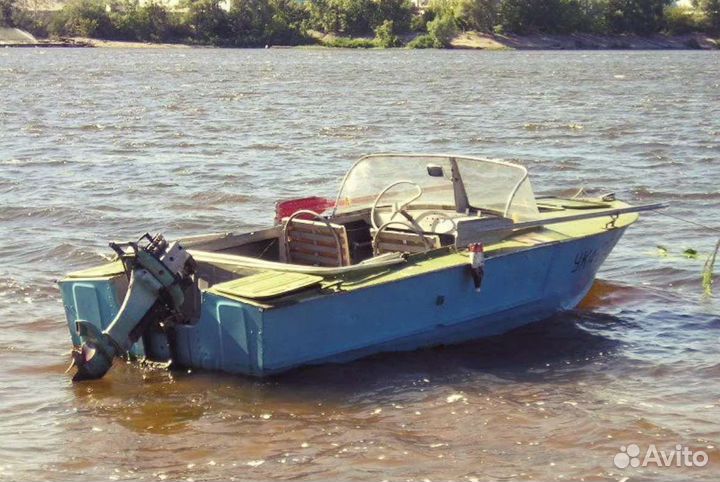 Моторная лодка прогресс