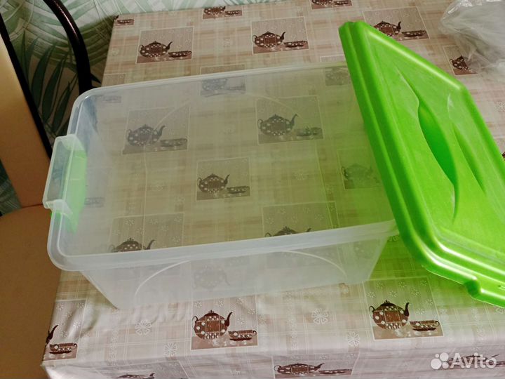 Контейнер с крышкой 7.5 литров