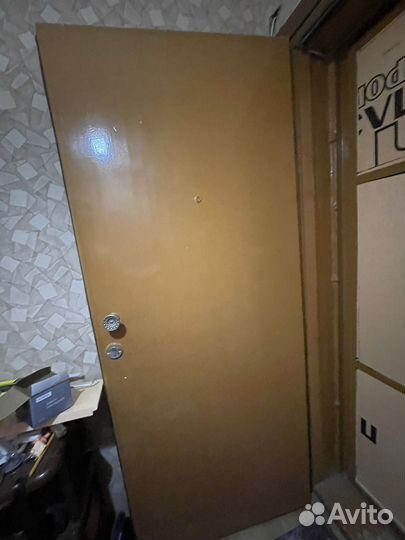 Дверь входная деревянная