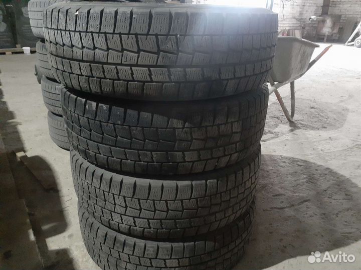 Dunlop Winter Maxx 205/65 R16 и 205/65 R16 95T