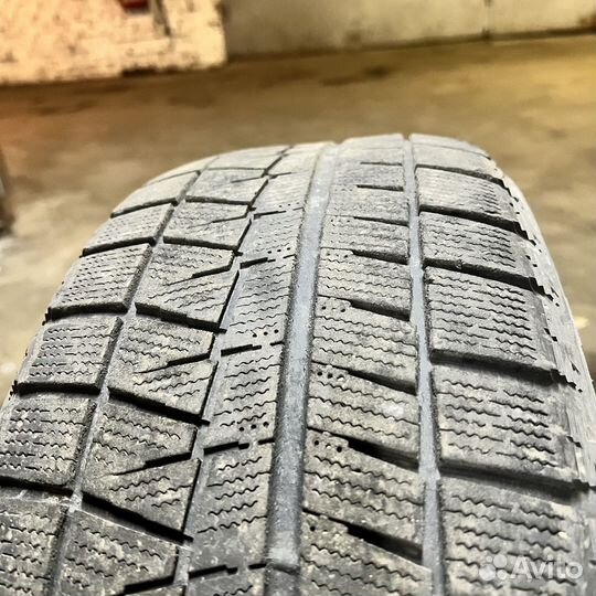 Bridgestone Blizzak Revo 696 225/60 R16 98S