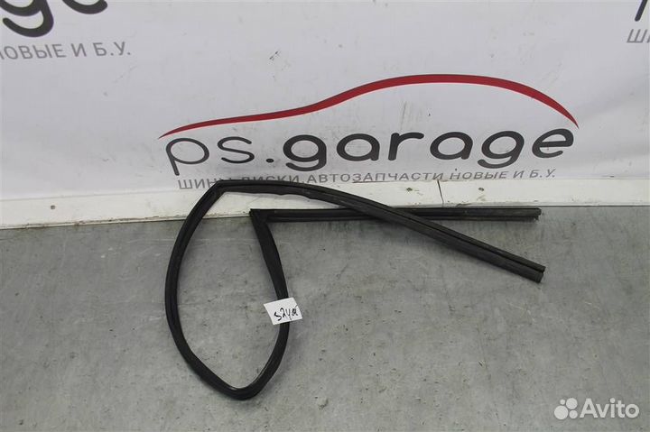 Уплотнитель стекла двери передней правой Nissan S