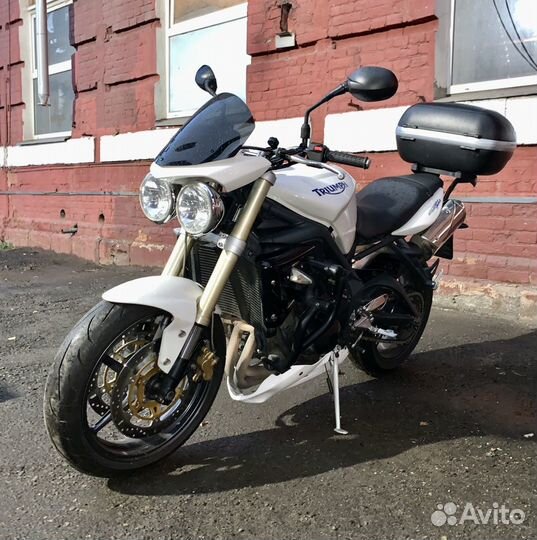 Мотоцикл Triumph Street Triple 675