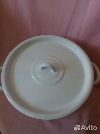 Новая кастрюля 4,5 литра