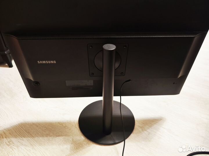 Монитор Samsung, модель F27T700QQI на запчасти