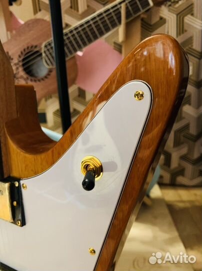 Электрогитара Gold Explorer + Ремень