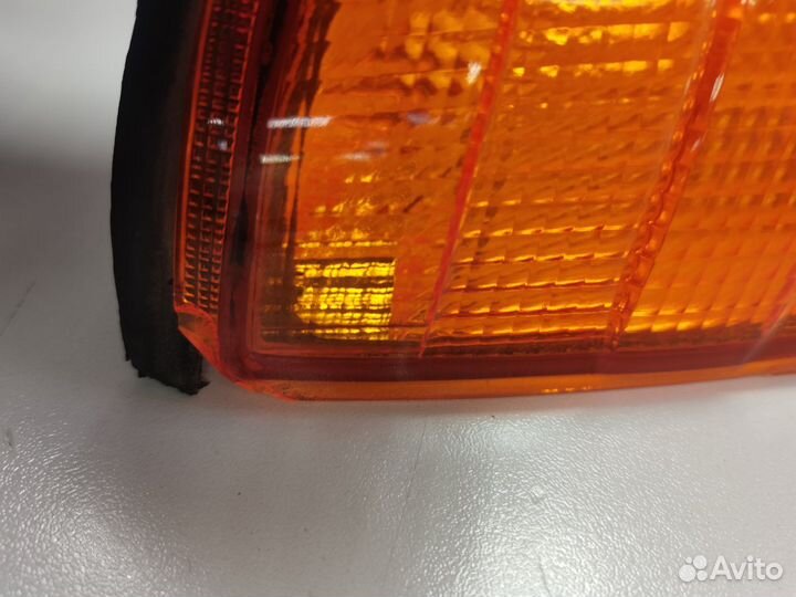 Поворотник правый мерседес W140 седан