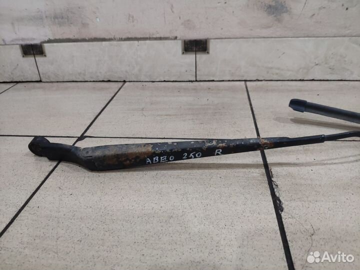 Поводок дворника правый Chevrolet Авео Т250