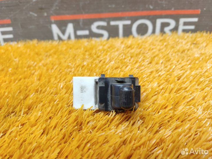 Кнопка стеклоподъемника задняя левая Subaru