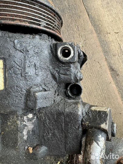 Компрессор кондиционера Mercedes W202 W210 W163