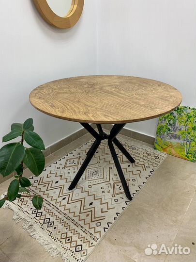 Стол кухонный