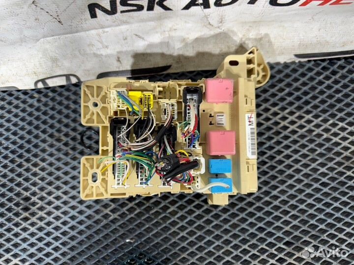 Блок предохранителей салонный Toyota Camry ACV40