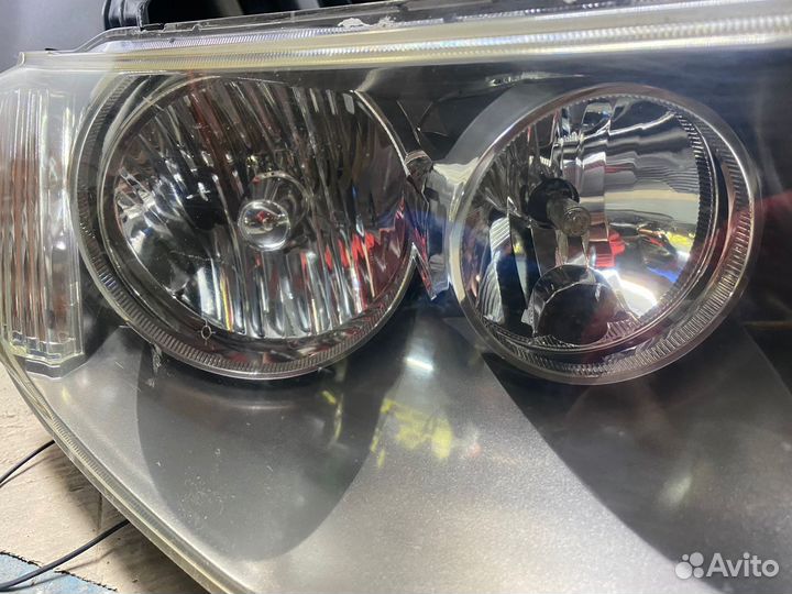 Фара передняя правая mitsubishi autlander xl