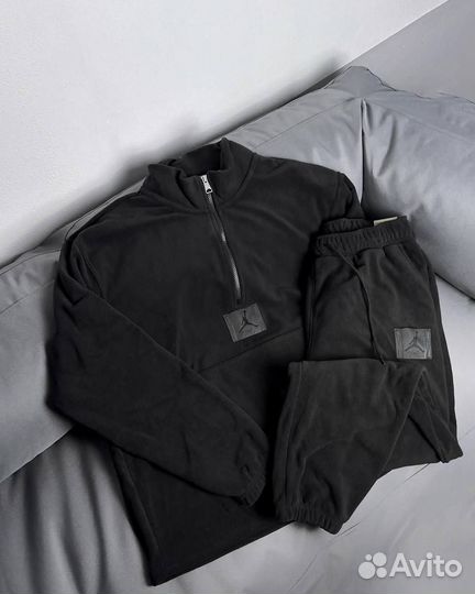 Мужской спортивный костюм на флисе