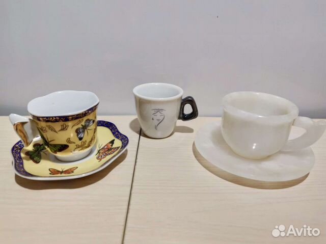 Кофейная чашка с блюдцем из фарфора