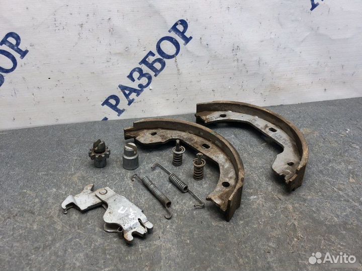 Крепеж ручника правый Bmw X6 2012-2014